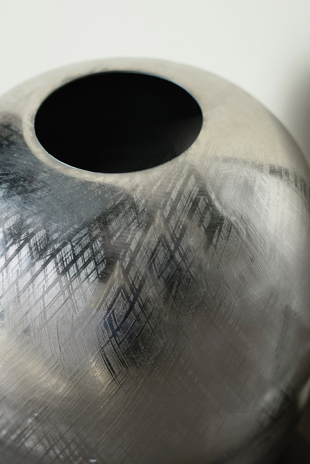 Silver Streak Aluminum Vase, 13 Inch Decorative Table Vase – image 4