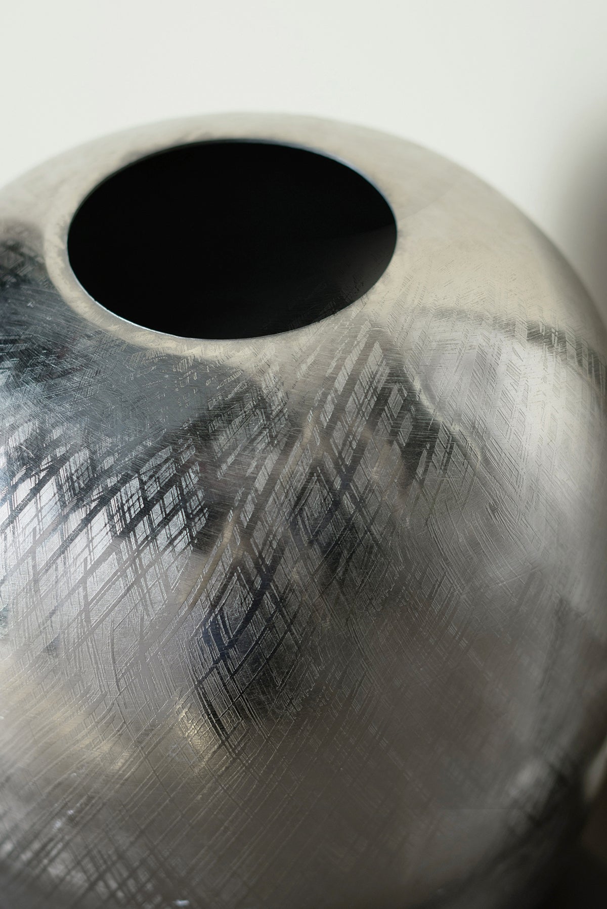 Silver Streak Aluminum Vase, 13 Inch Decorative Table Vase – image 4