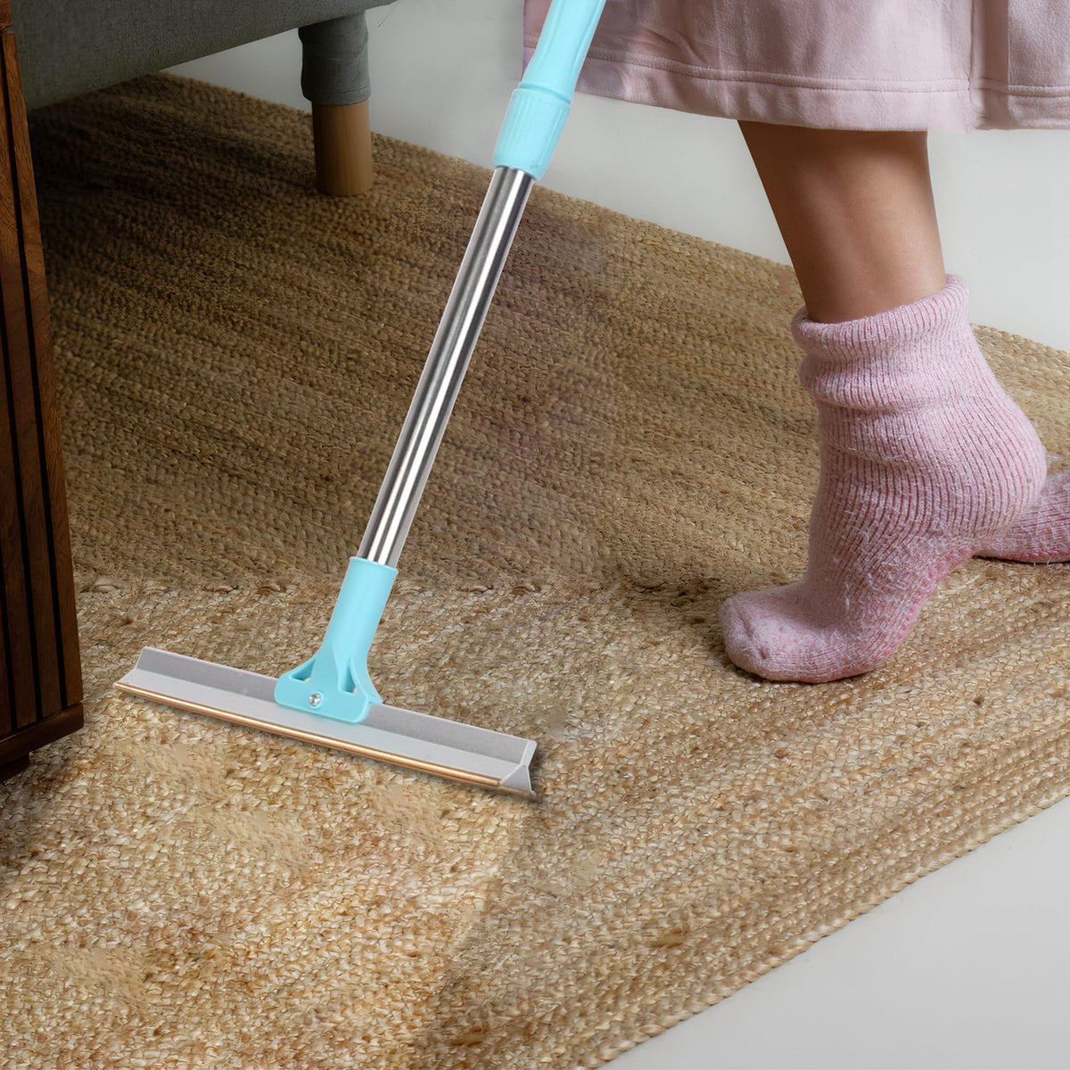 Pet Hair Removal Carpet Rake with Telescopic Handle, 43-54 in – image 9