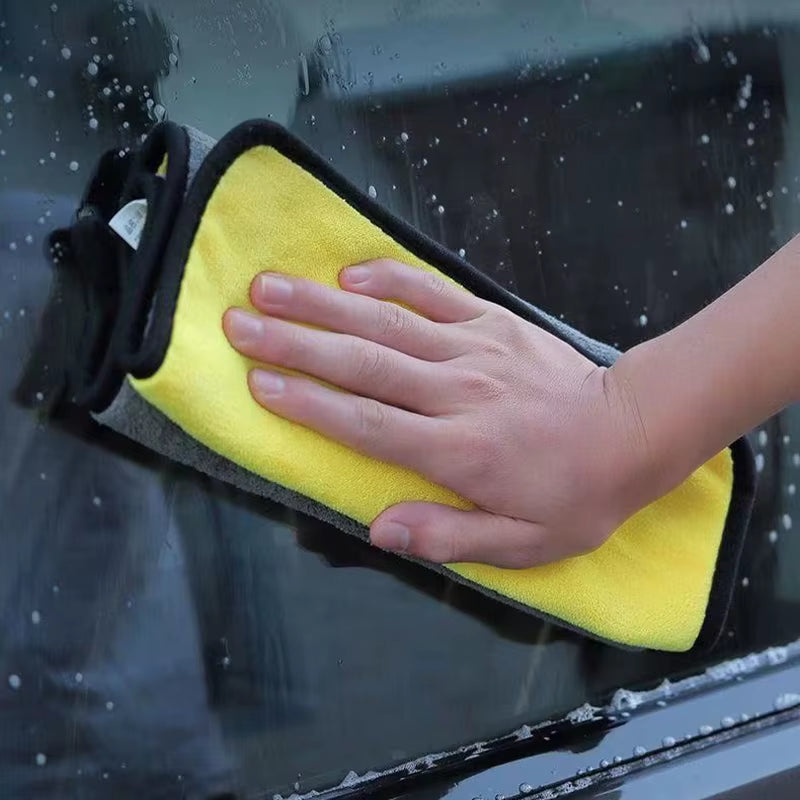 Extra-Large Microfiber Car Drying Towel 63x24 in – image 4