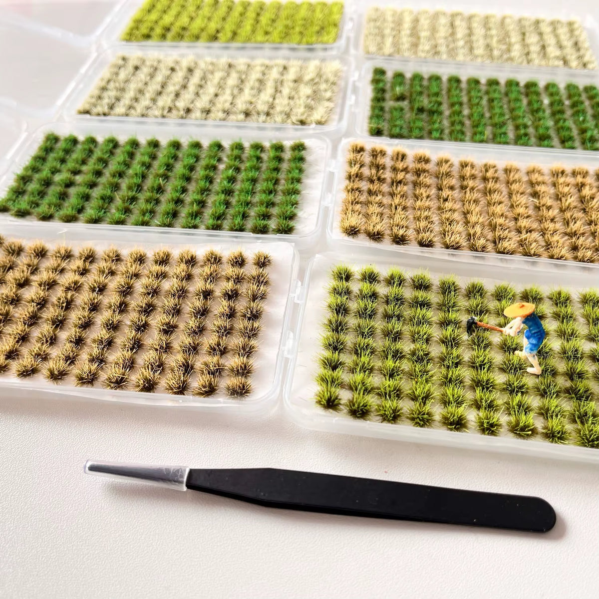Static Grass Tufts for Model Scenery, 208 Pieces with Tweezers – image 2