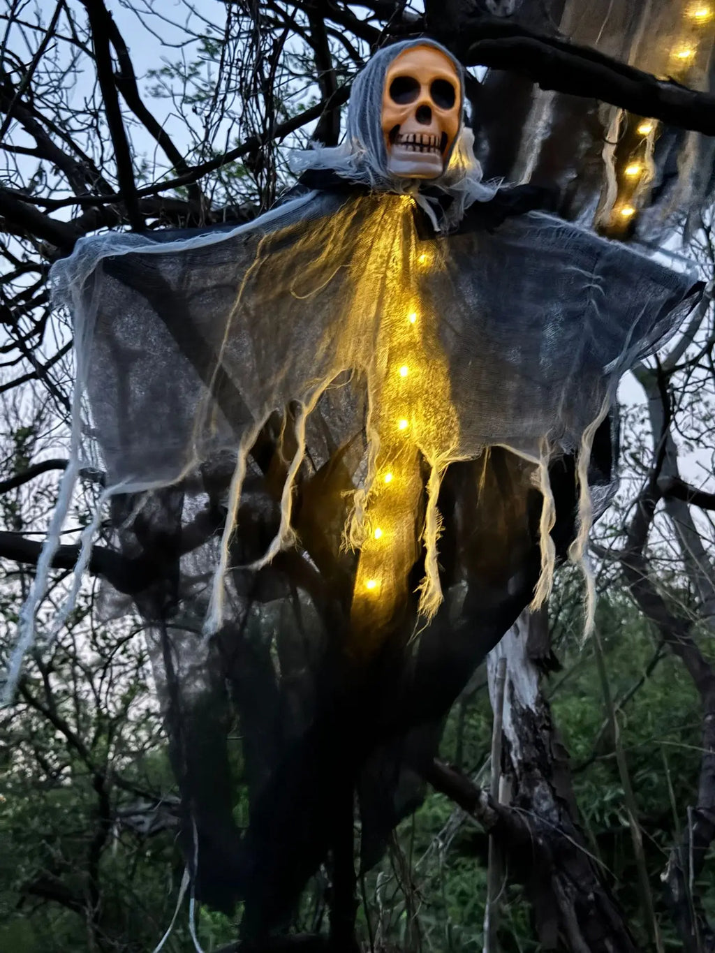 32 in Hanging Skeleton Ghost Halloween Decoration with LED Lights – image 3