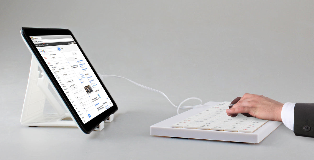Mini Wired Keyboard, 80 Keys with Carry Bag and Tablet Stand – image 4