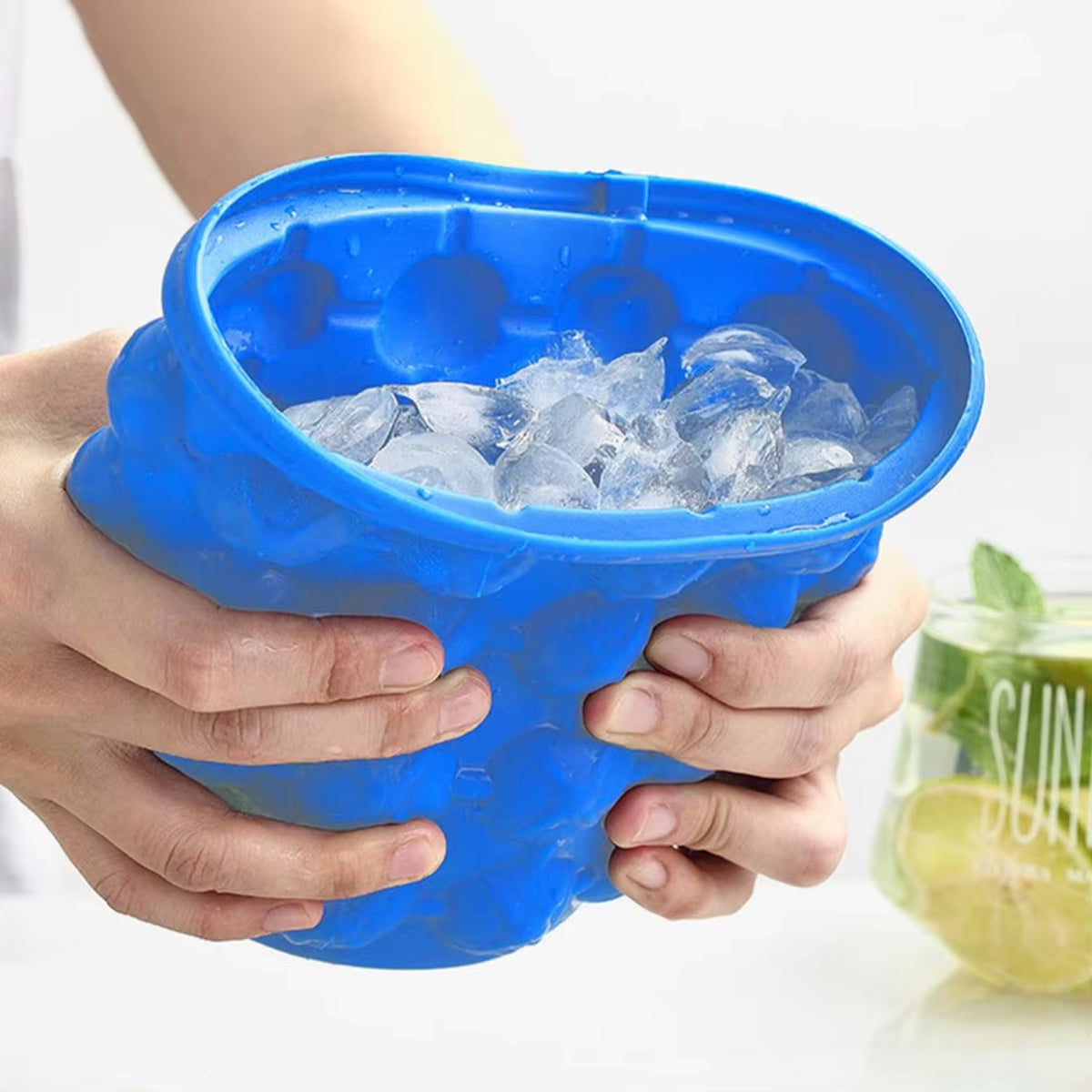 Silicone Ice Cube Bucket – Ice Mold & Drink Cooler – image 2