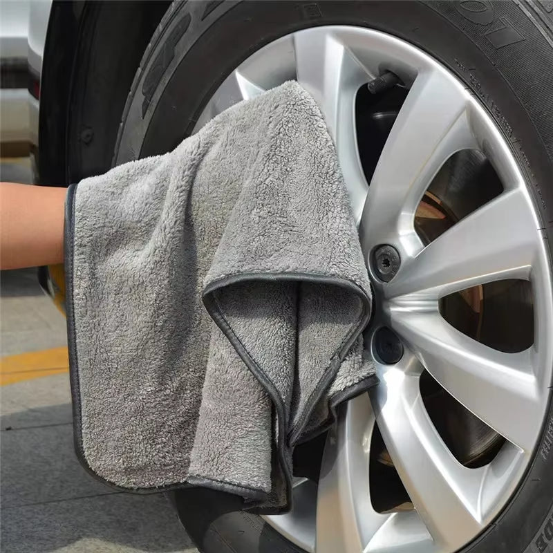 Super Absorbent Microfiber Car Detailing Towel – image 5