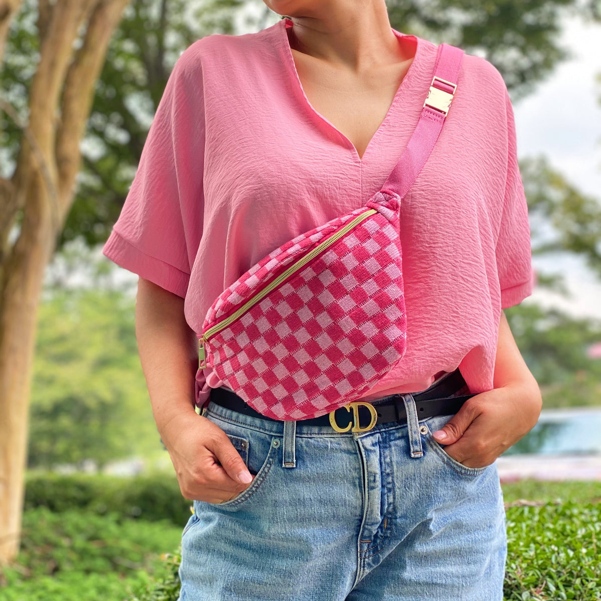 Checkered Knit Belt Sling Bag – Crossbody with Gold Hardware – image 13