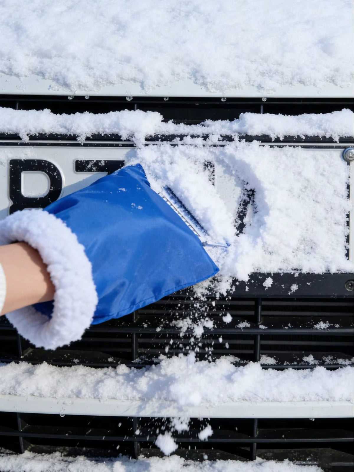 Ice Scraper Glove – Warm Lined Windshield Scraper Mitt – image 2