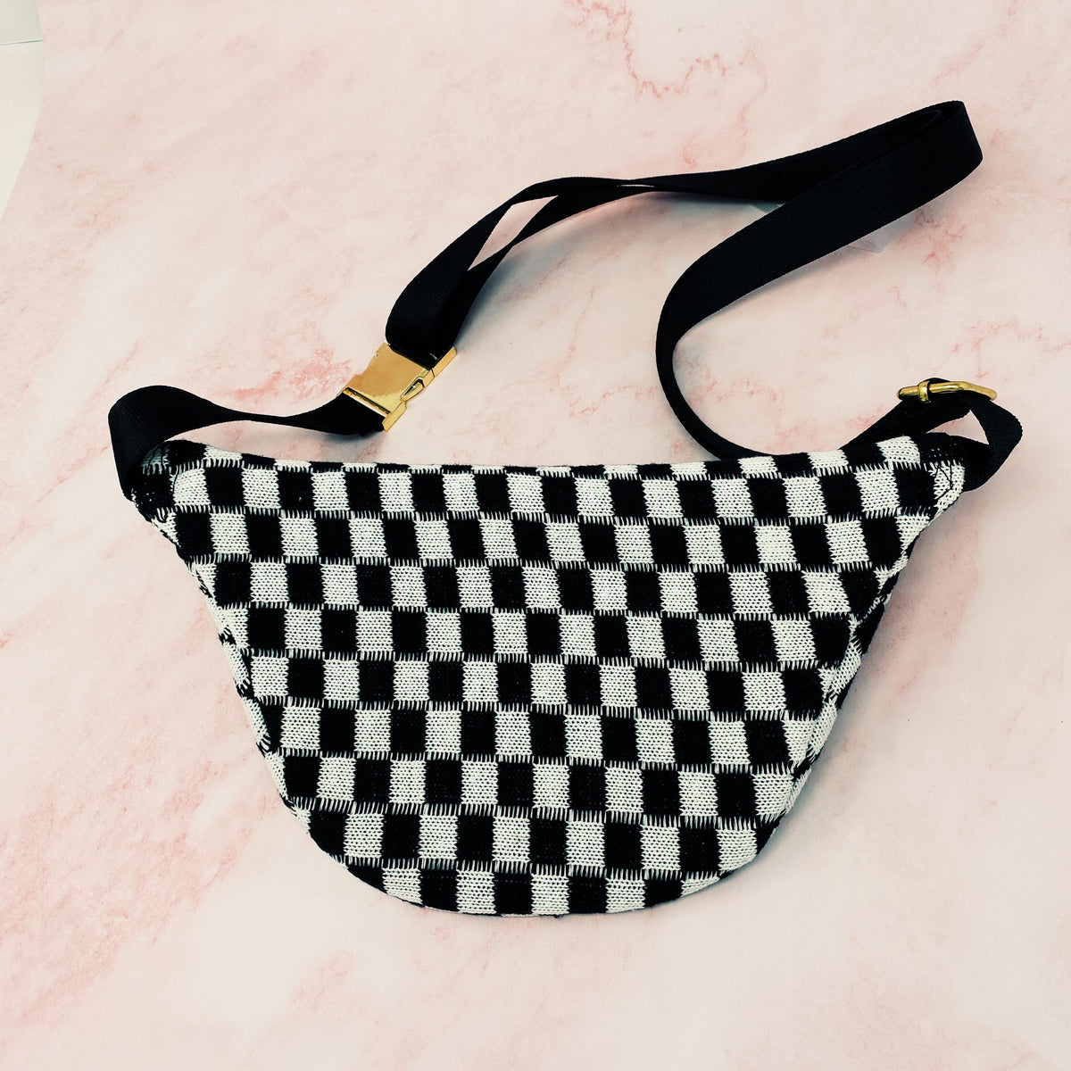Checkered Knit Belt Sling Bag – Crossbody with Gold Hardware – image 7