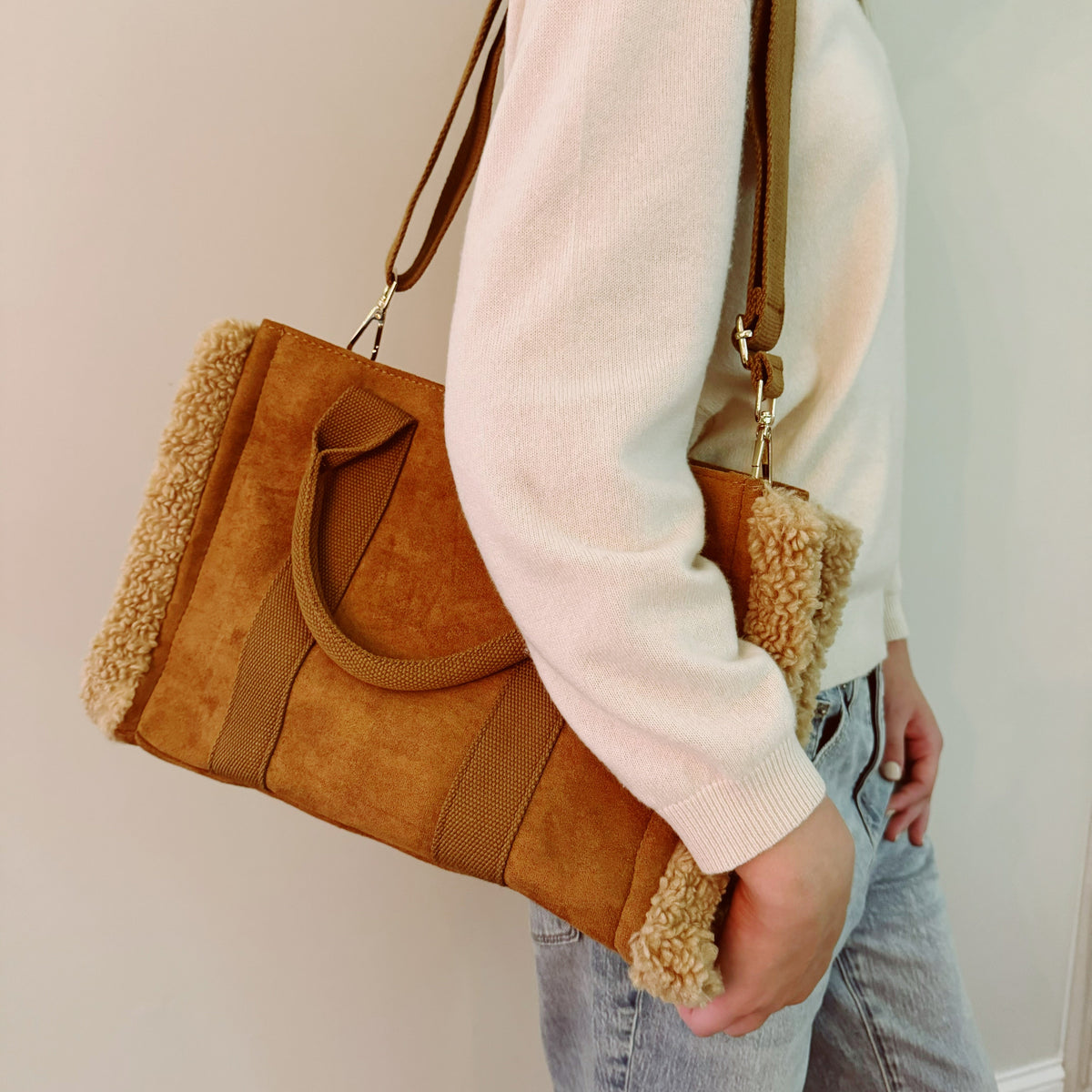 Teddy Tote Crossbody Bag with Handles and Adjustable Strap – image 1