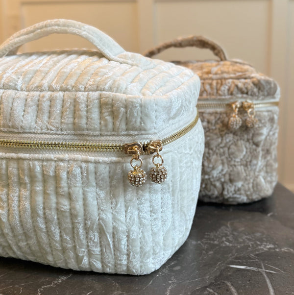Quilted Velvet Vanity Case, Vintage-Style Cosmetic Bag with Handle