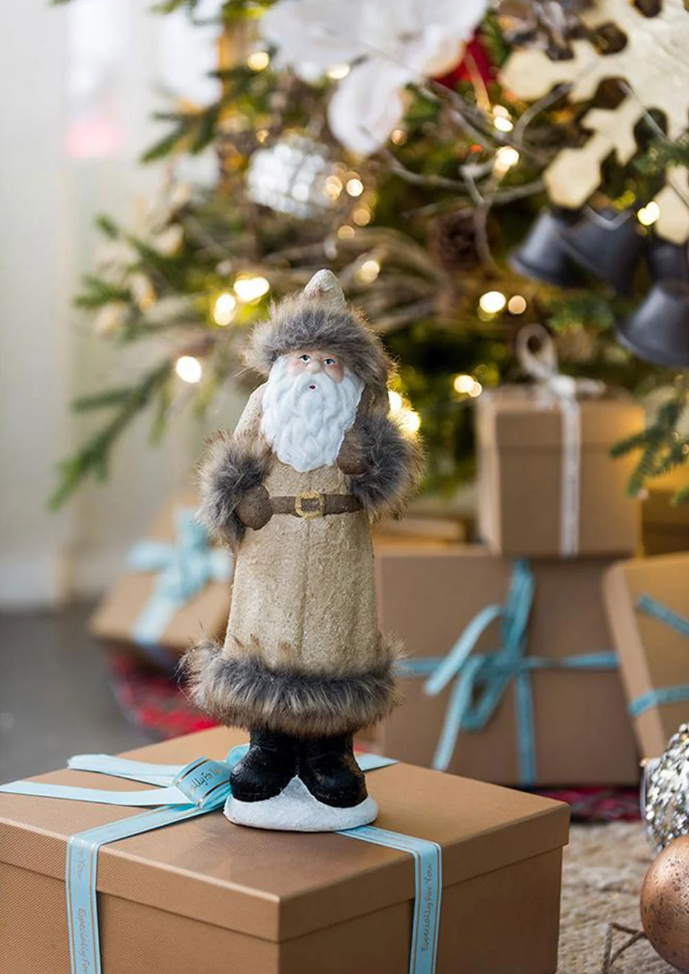 Rustic Santa Figurines 2 Pack, Christmas Table Decorations