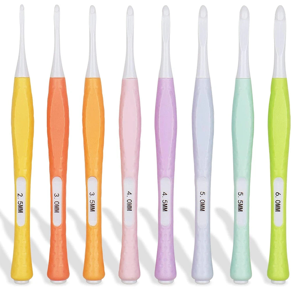 Crochet Hook Set 8-Piece Ergonomic Soft Grip 2.5-6mm