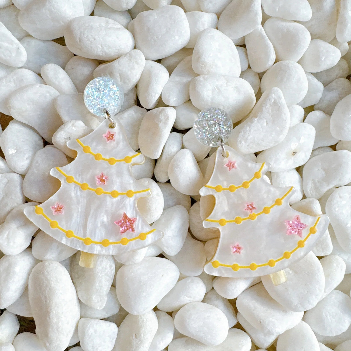Christmas Tree Earrings – Festive Acrylic Drop Earrings – image 2